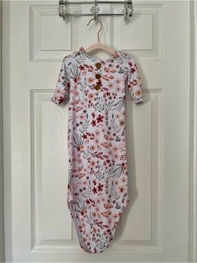 Caden Lane Floral Knot Gown with Matching Hat